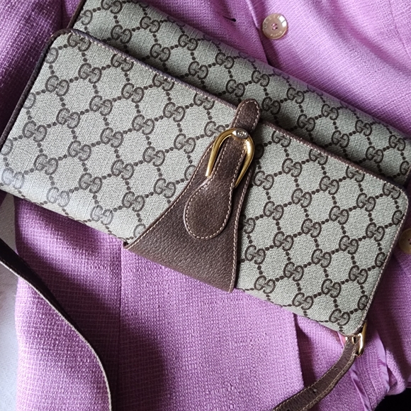 Authentic Gucci Vintage GG PVC Shoulder Bag - Picture 7 of 15